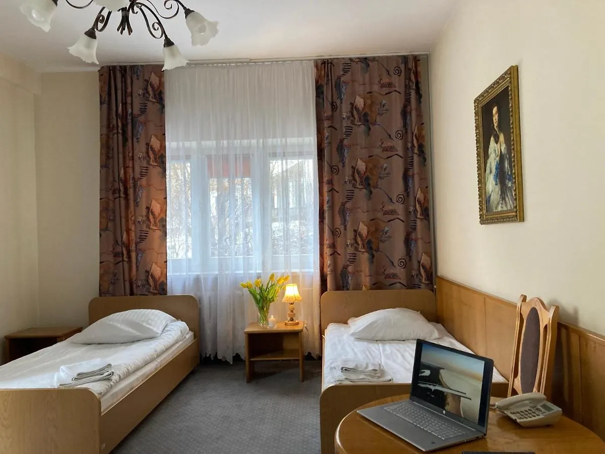 Karat Bed & Breakfast Warsaw 2*,