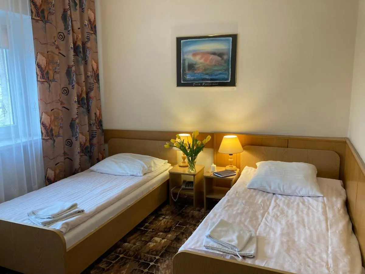 Karat Bed & Breakfast Warsaw 2*,  Poland