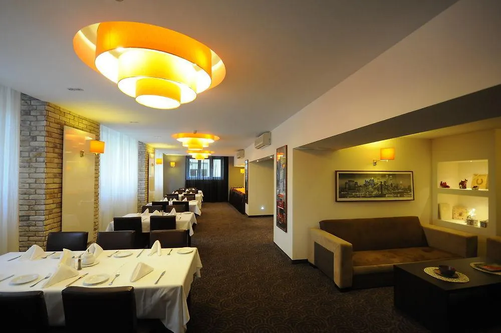 Karat Bed & Breakfast Warsaw 2*,